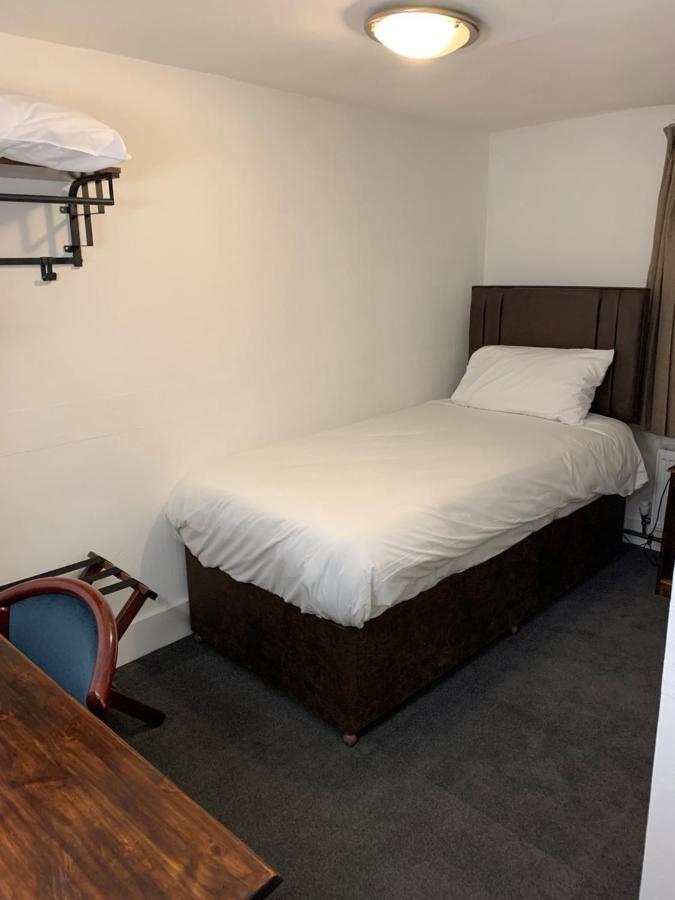 Castle Hotel Devizes Extérieur photo